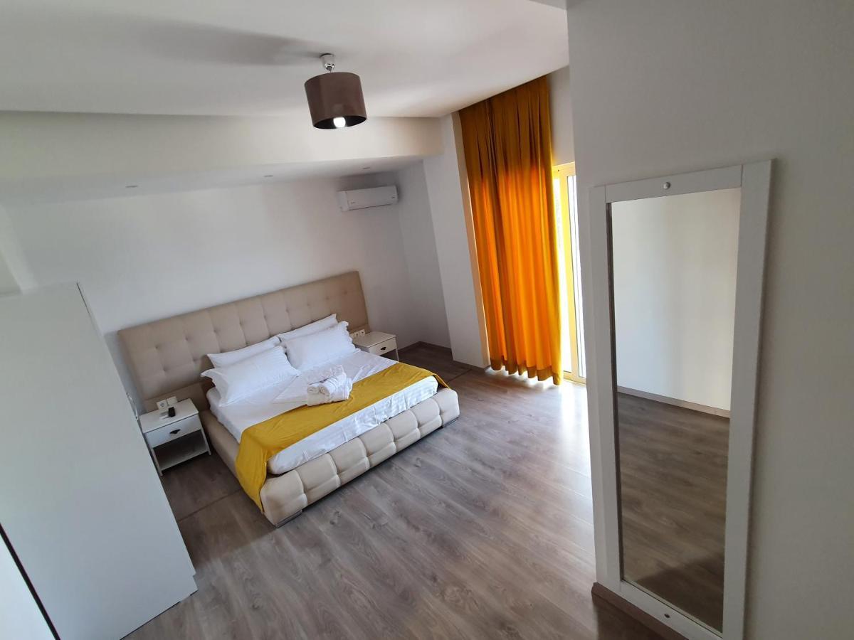 Hotel Aloha Саранде Екстериор снимка