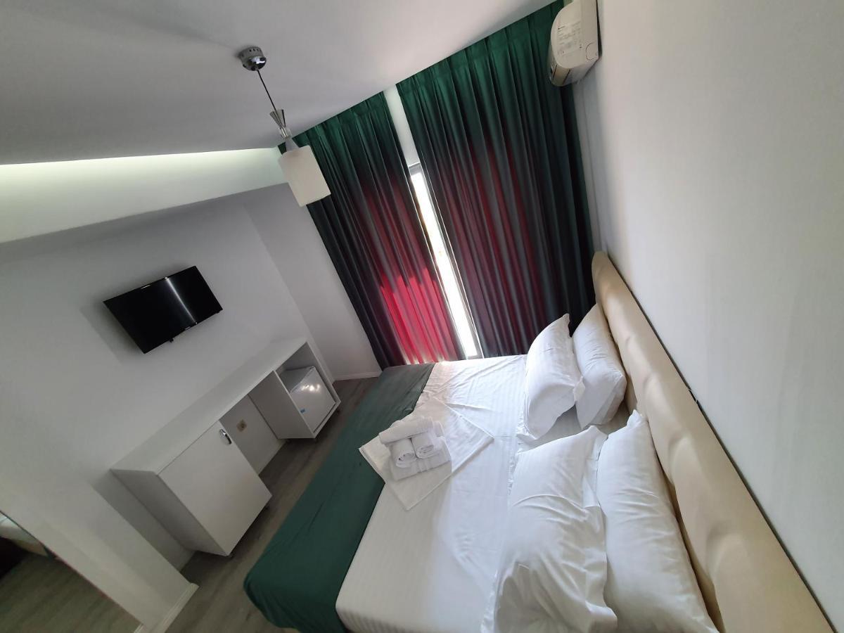 Hotel Aloha Саранде Екстериор снимка