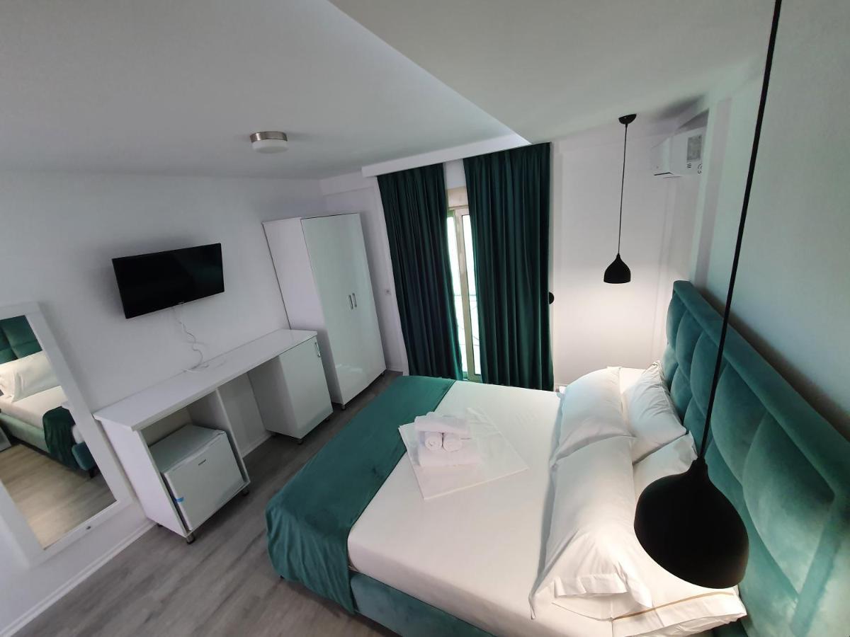 Hotel Aloha Саранде Екстериор снимка