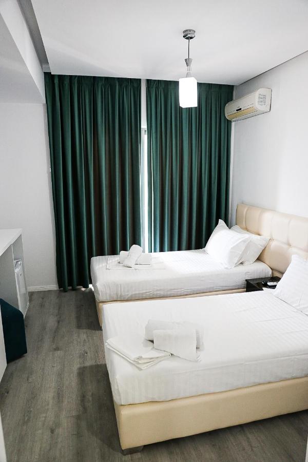 Hotel Aloha Саранде Екстериор снимка
