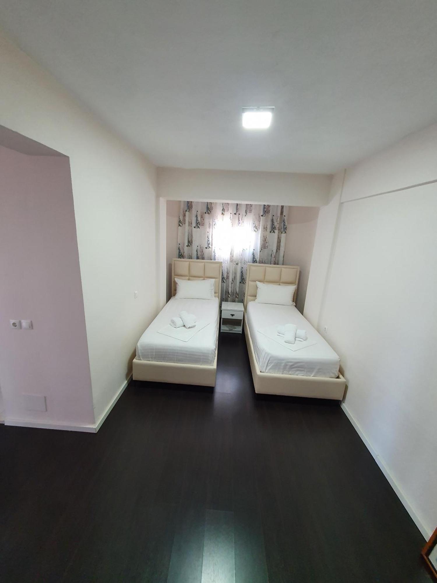 Hotel Aloha Саранде Екстериор снимка