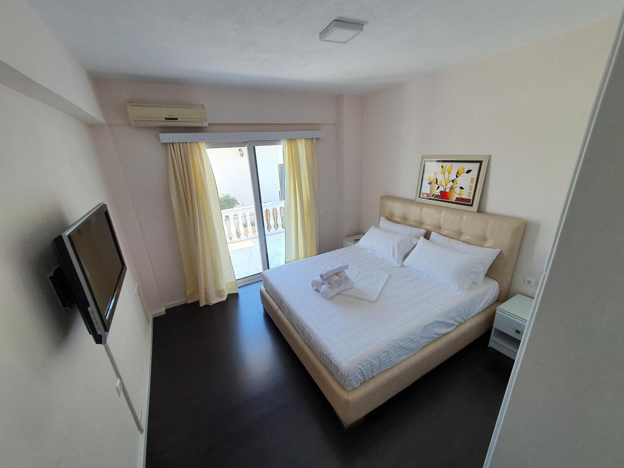 Hotel Aloha Саранде Екстериор снимка