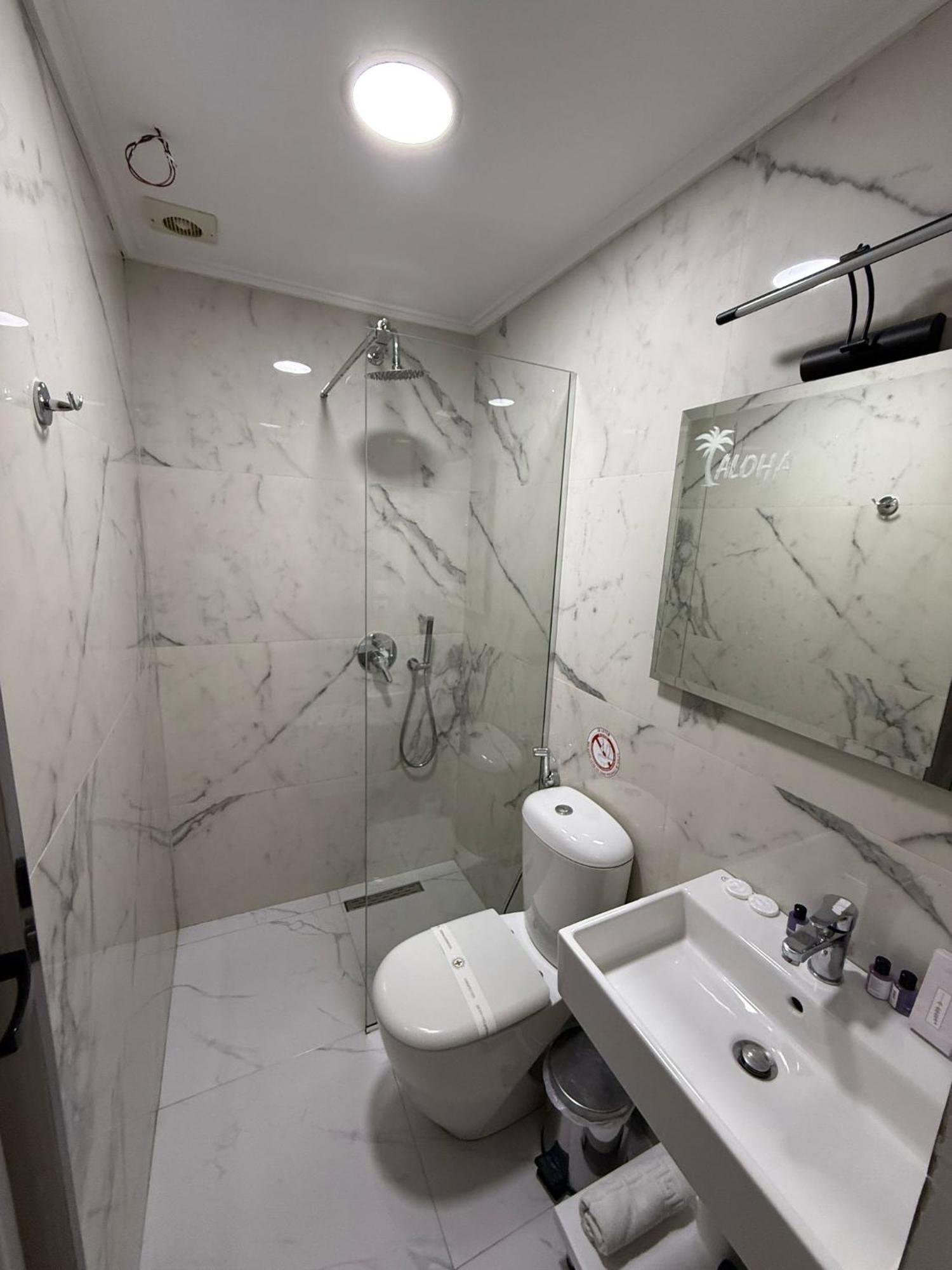 Hotel Aloha Саранде Екстериор снимка