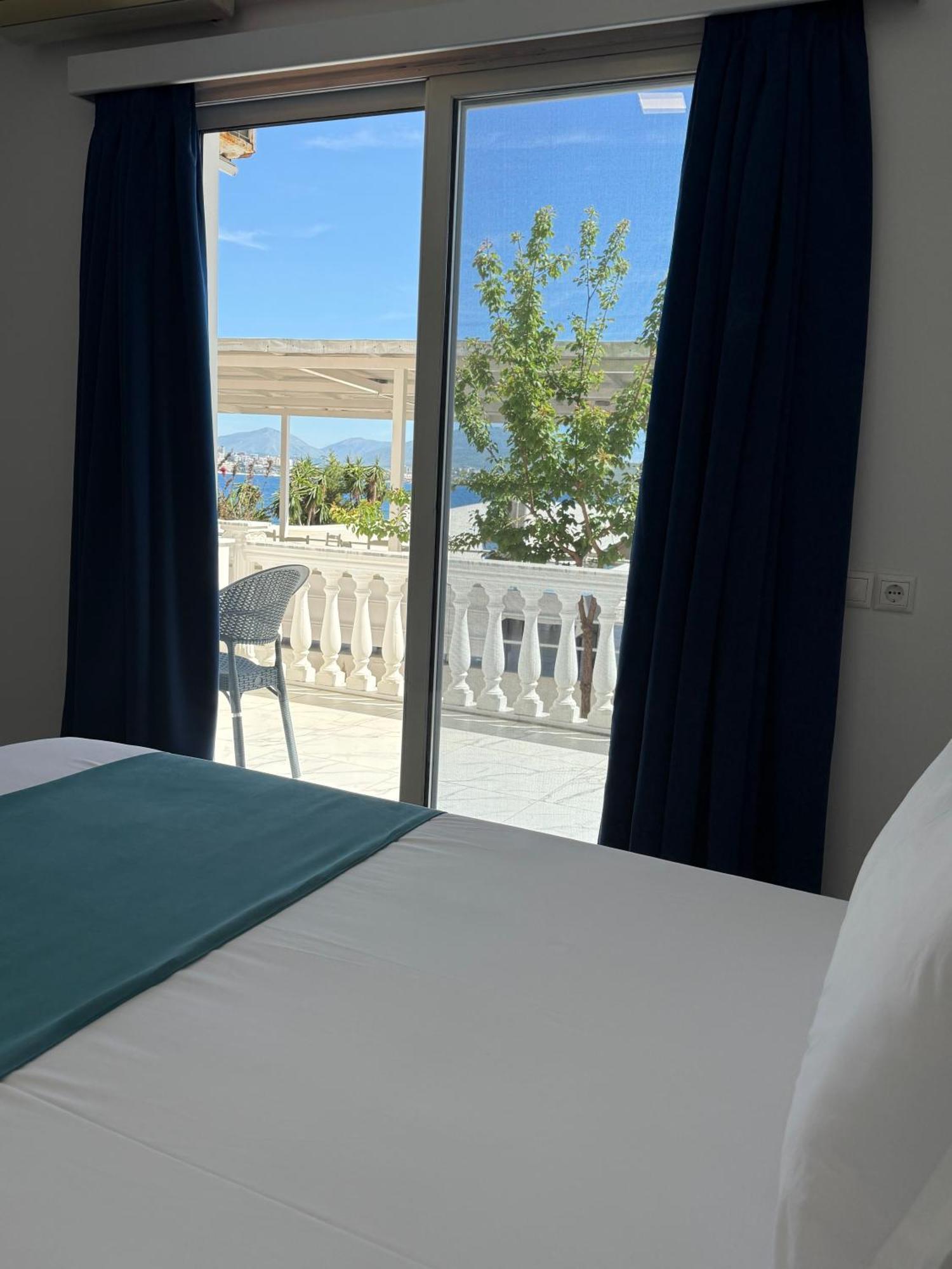 Hotel Aloha Саранде Екстериор снимка
